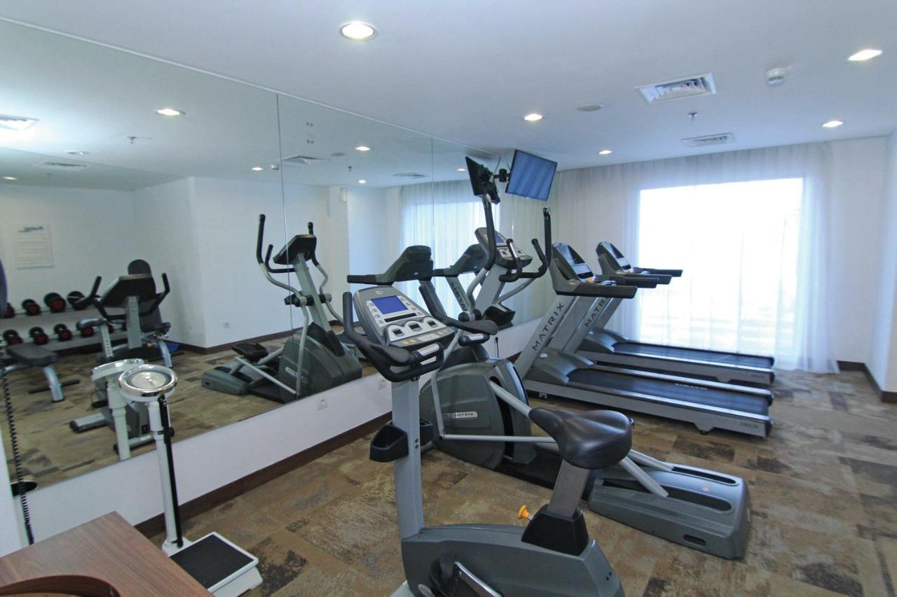 Holiday Inn Express Jakarta Pluit Citygate By Ihg Exterior foto